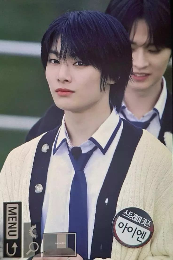 Jeongin thumbnail