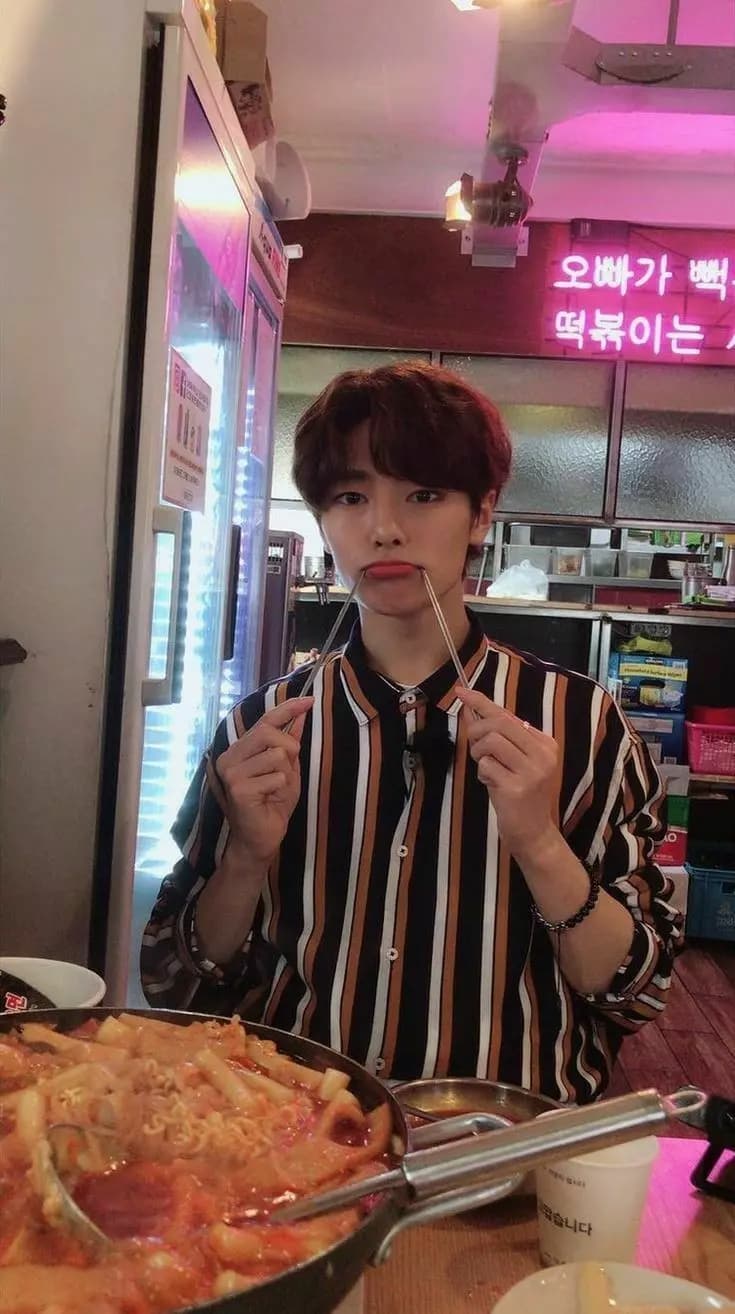 Jeongin thumbnail