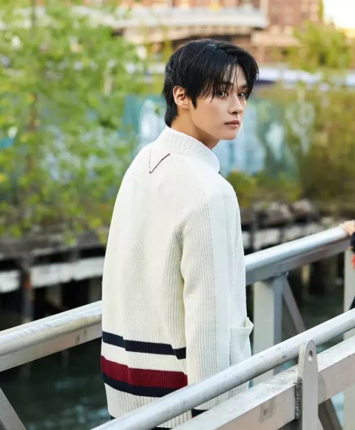 Lee know  thumbnail