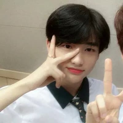 Hyunjin thumbnail