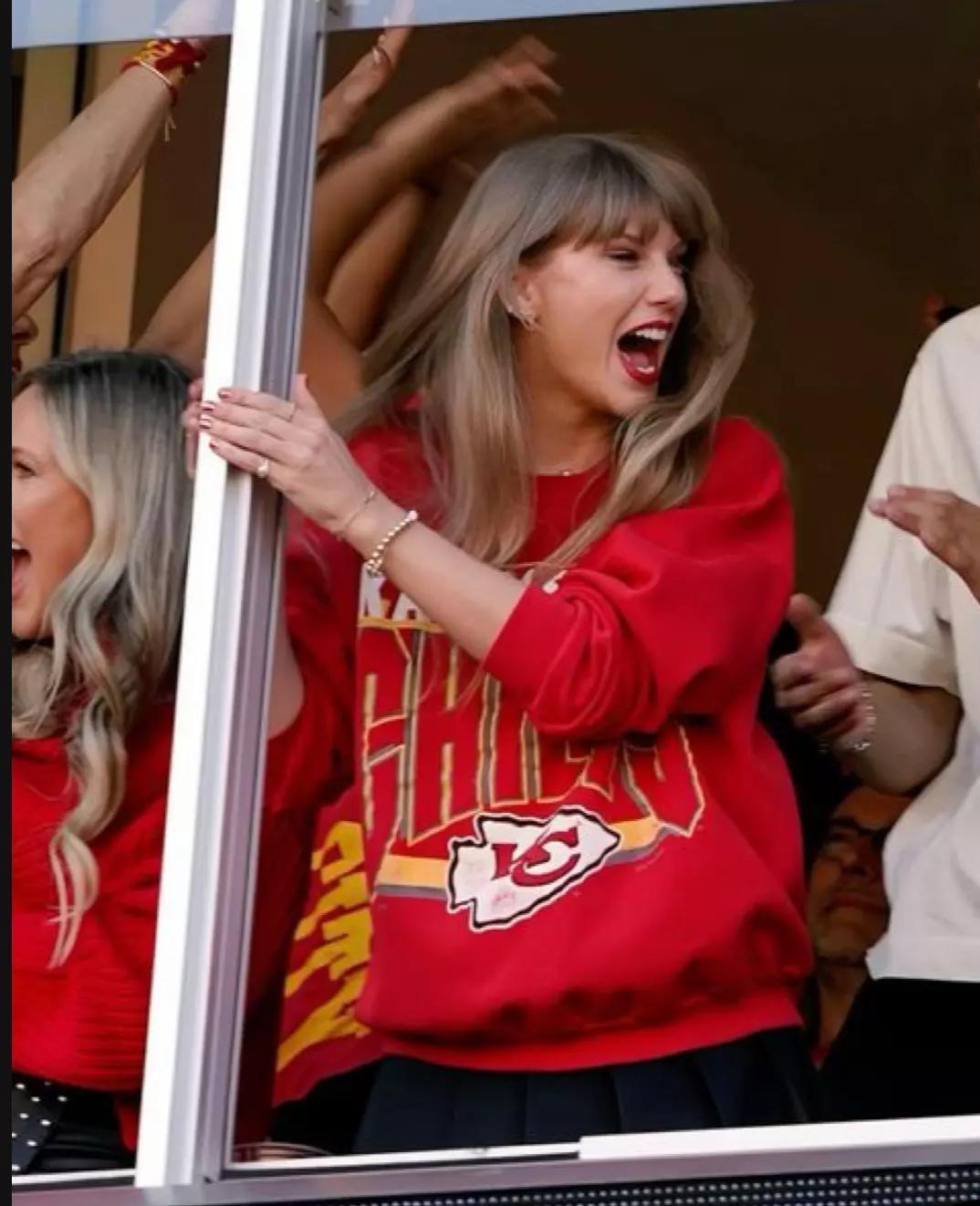 Taylor Swift thumbnail