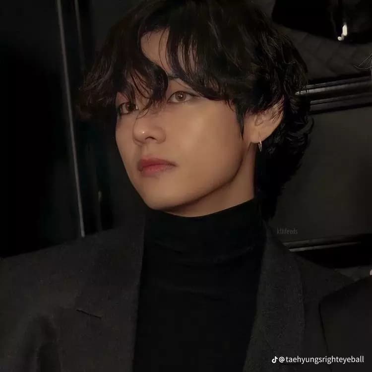 Taehyung (2) thumbnail