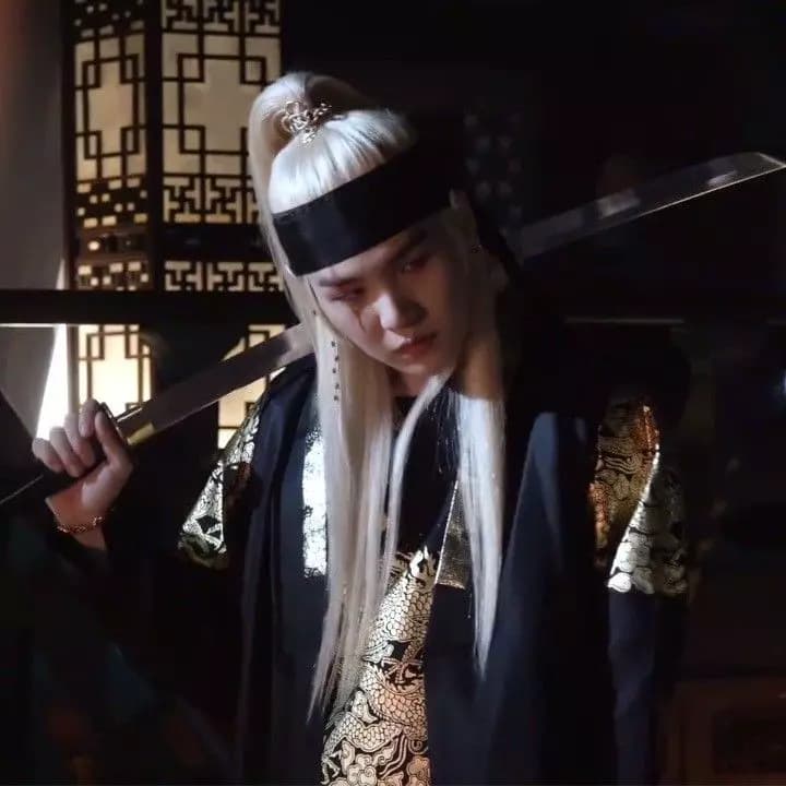 Min yoongi (the king) thumbnail