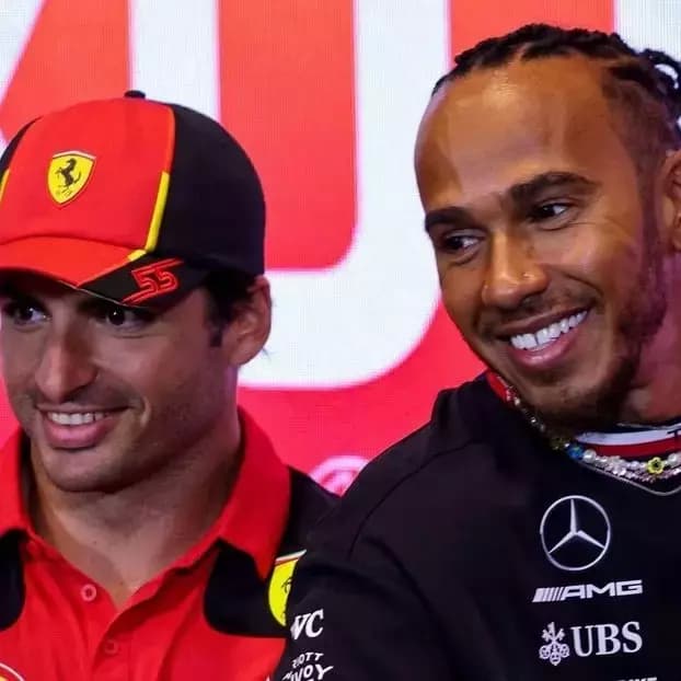 Carlos Sainz e Lewis Hamilton thumbnail