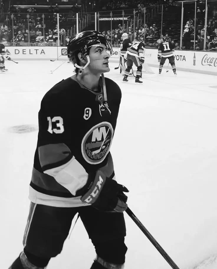 Alexander (hockey player) thumbnail