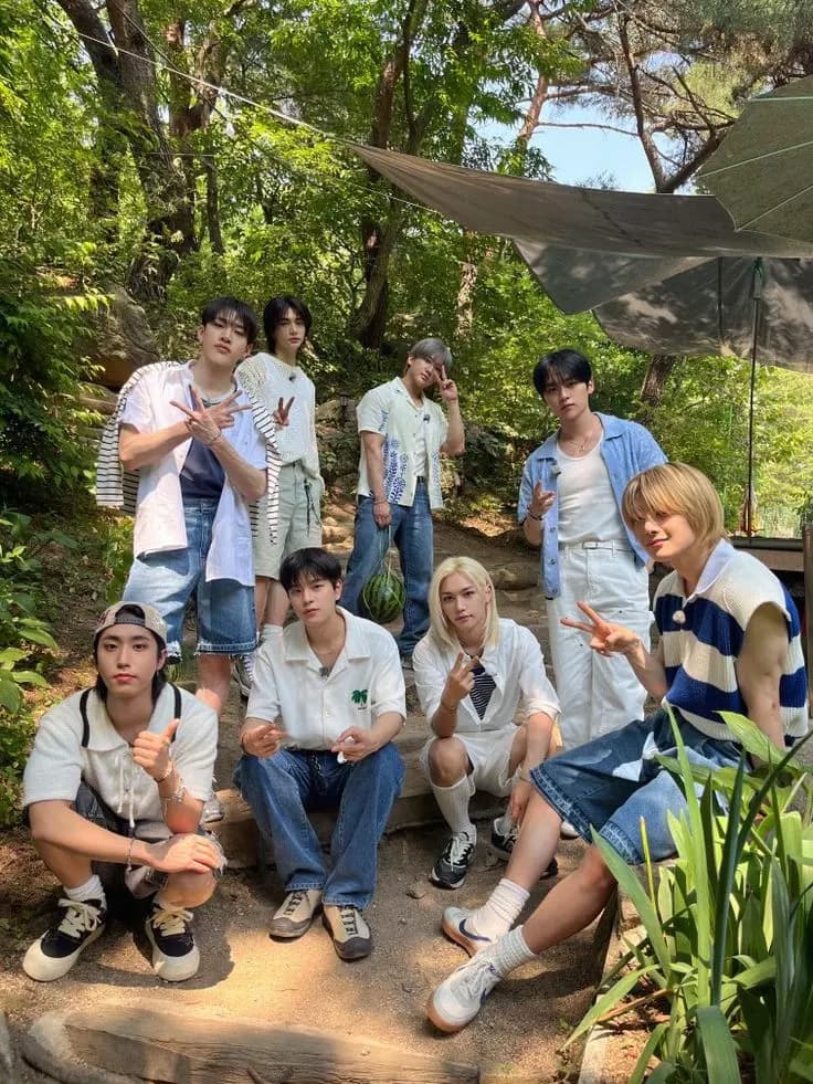 Stray Kids thumbnail