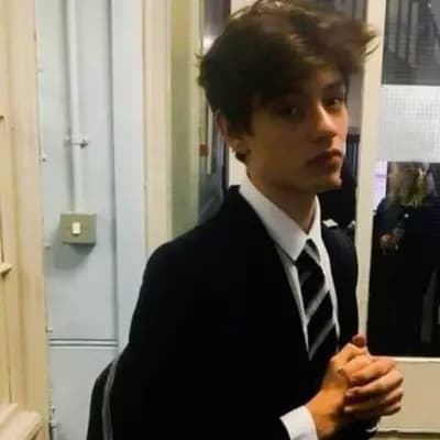 Louis Partridge thumbnail