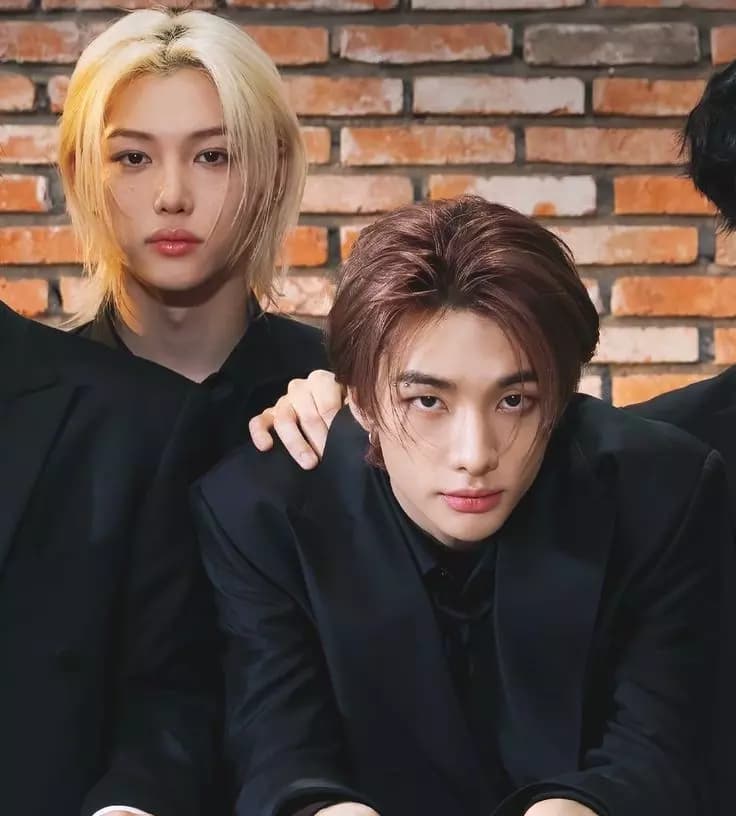 Hwang Hyunjin (Hyunlix) thumbnail