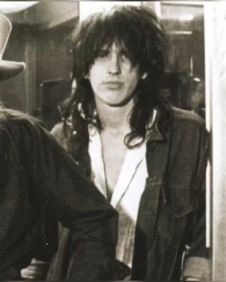 Izzy stradlin thumbnail