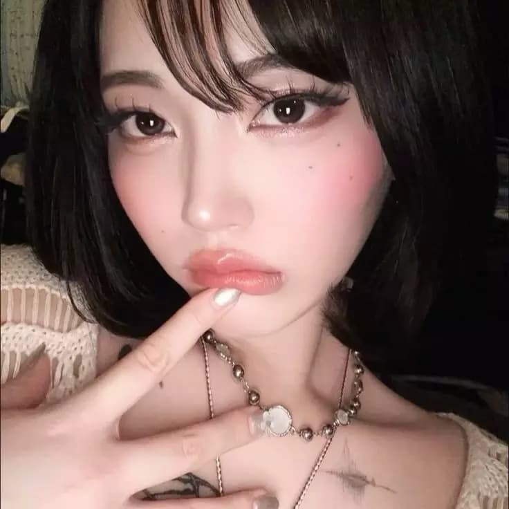 Liz thumbnail
