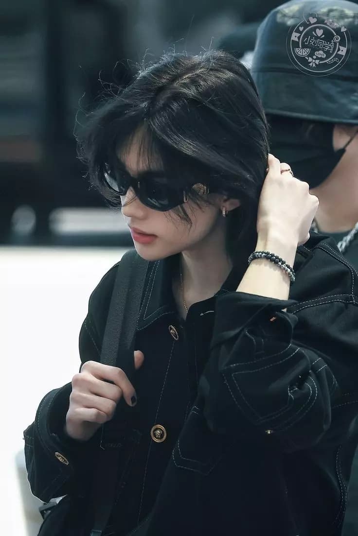Hwang Hyunjin thumbnail