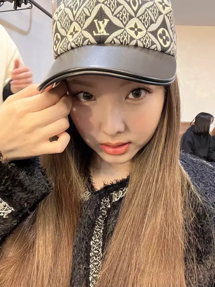 Nayeon thumbnail