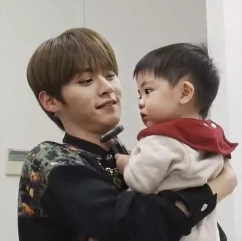 Lee Know thumbnail