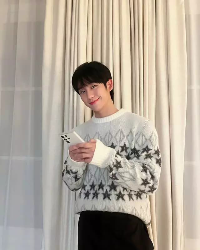 Jung Hae-in thumbnail
