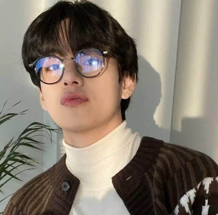 Kim Taehyung thumbnail