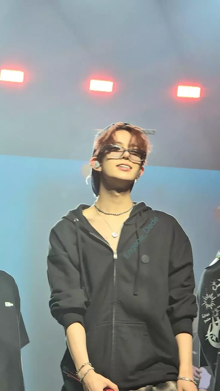 Lee heeseung thumbnail