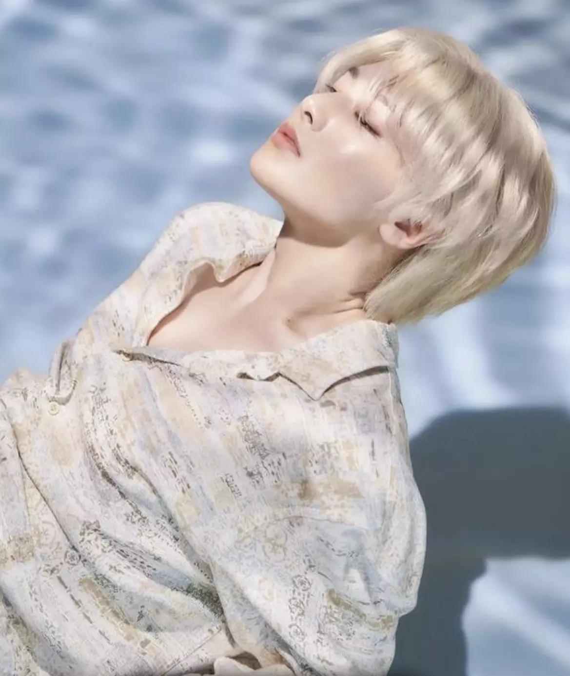 Jeongin  thumbnail