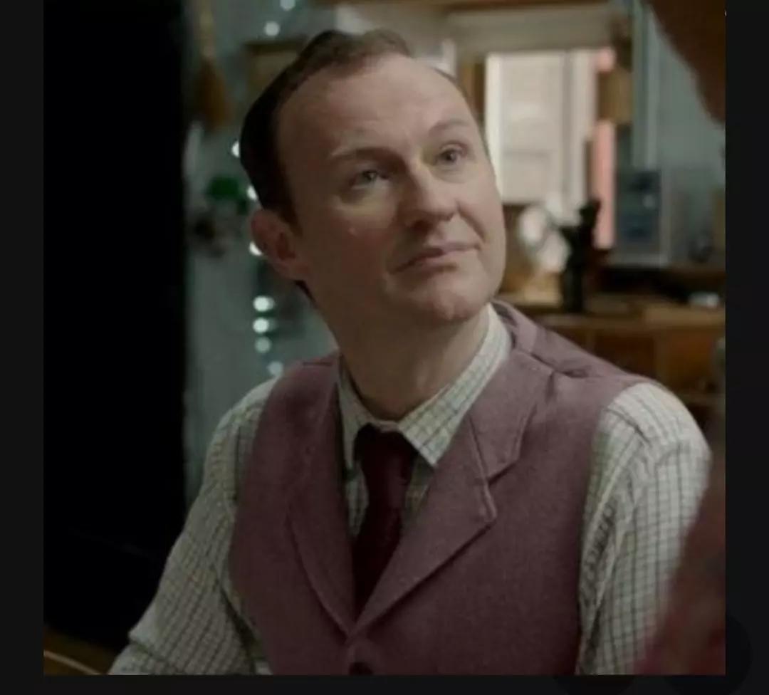 Mycroft Holmes thumbnail