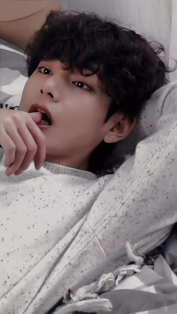 Kim Taehyung thumbnail