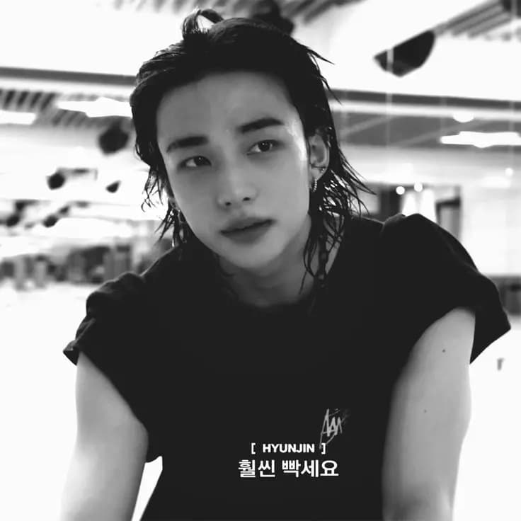 Hwang Hyunjin thumbnail