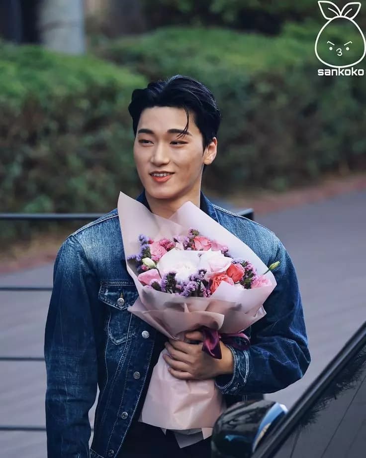 Choi San thumbnail