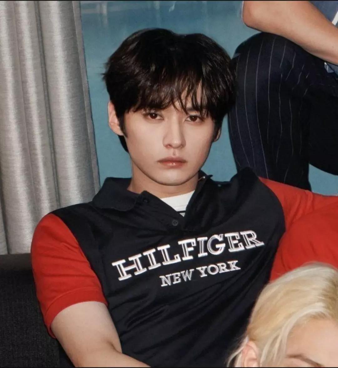 Lee Know thumbnail