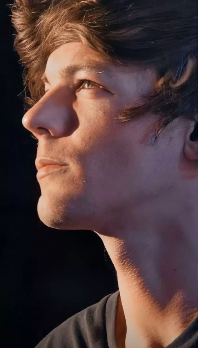 Louis Tomlinson thumbnail