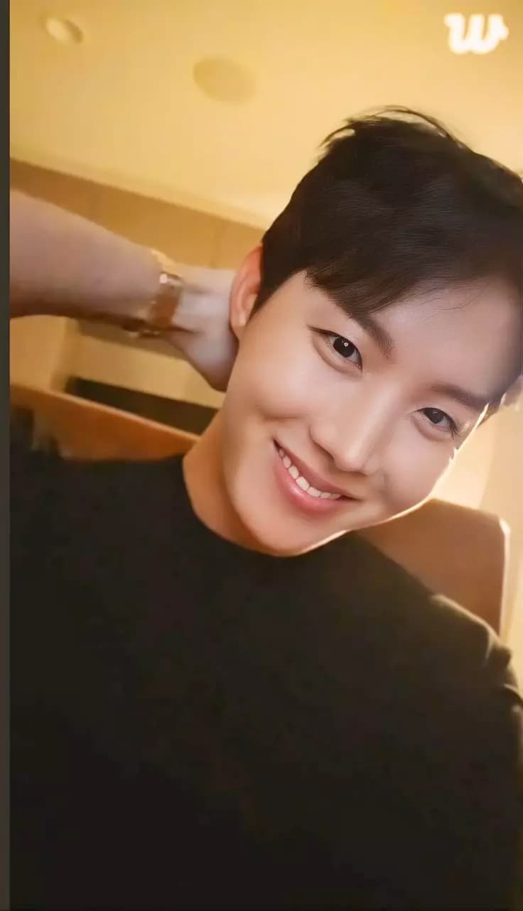 Jung hoseok thumbnail