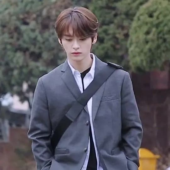 Lee Know thumbnail