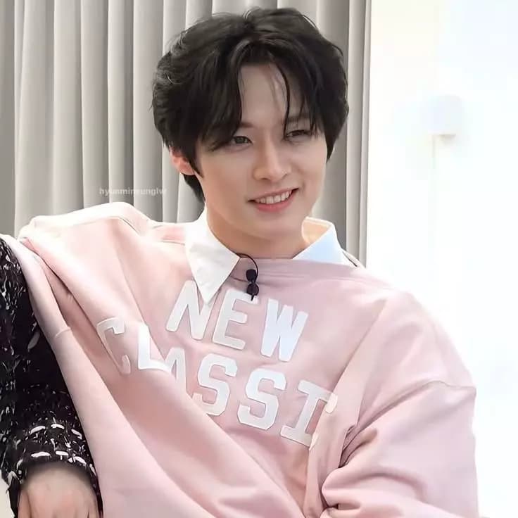 Lee Know thumbnail