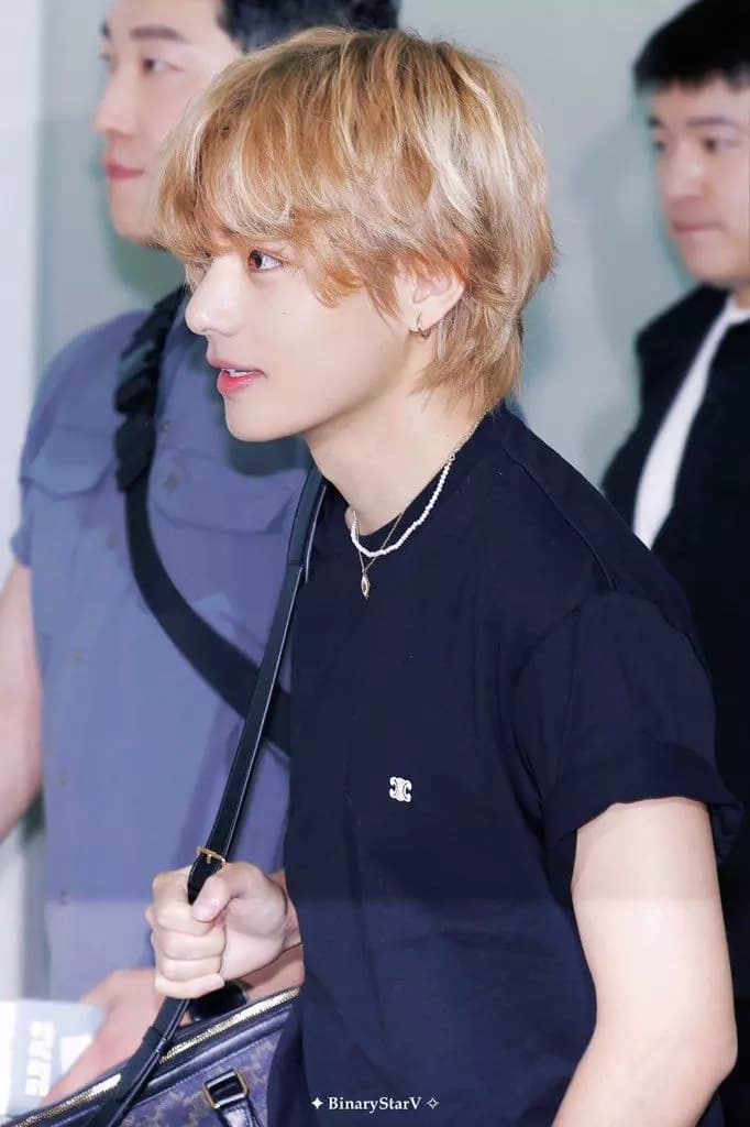 Kim Taehyung thumbnail