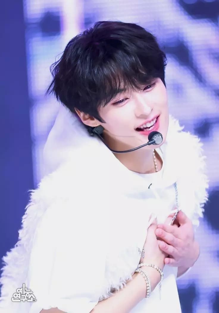 Lee know thumbnail