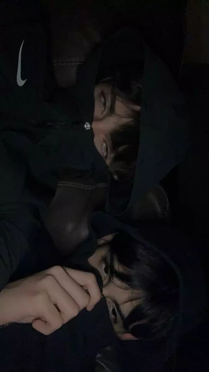 Your two best friends  thumbnail