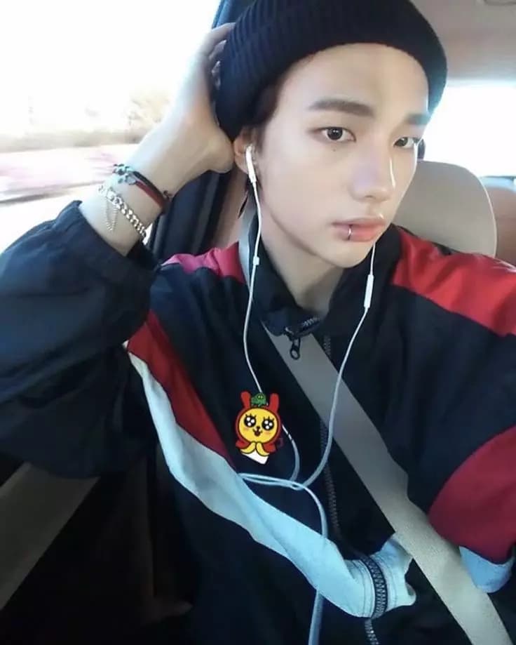Hyunjin thumbnail