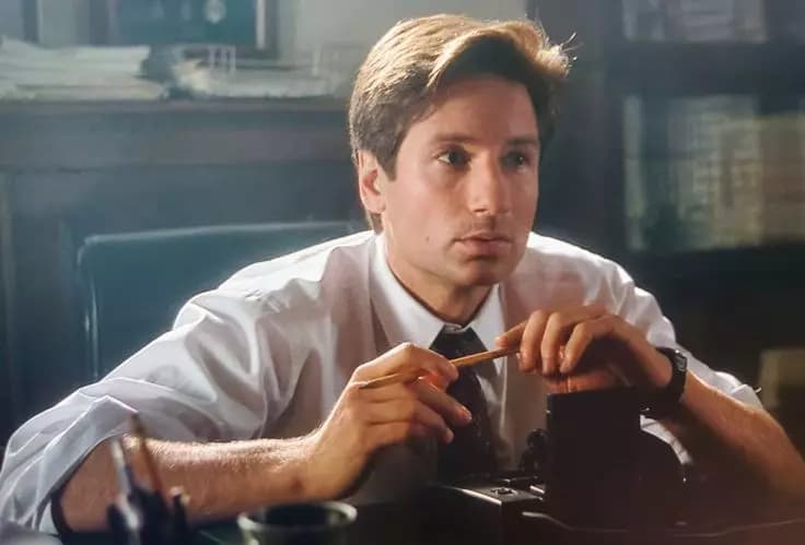 Fox Mulder 🦊 thumbnail