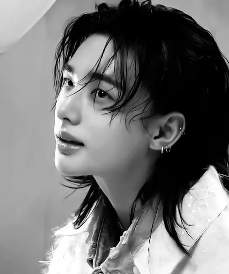 Hwang Hyunjin (Hyunlix) thumbnail