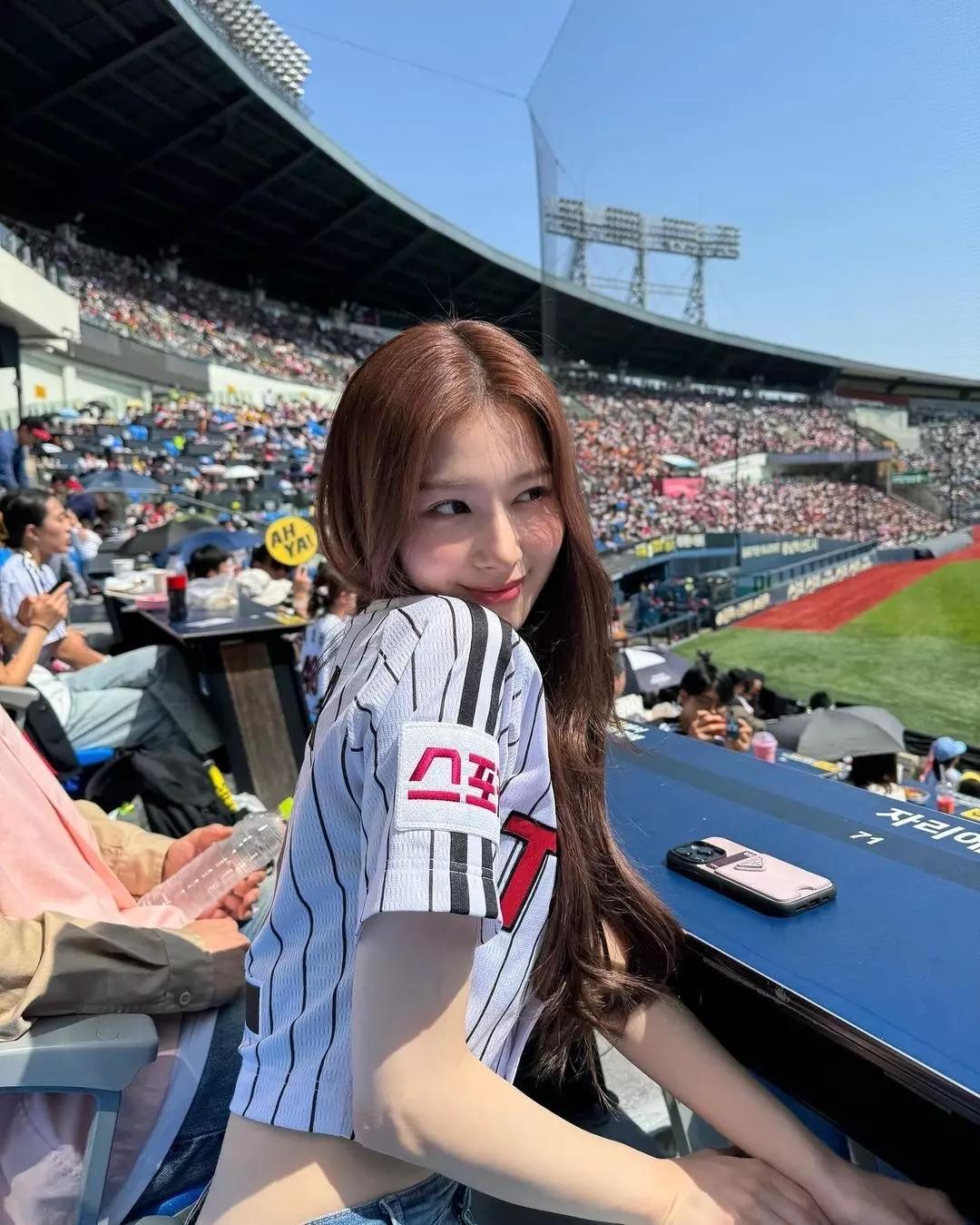 MINATOZAKI very much thumbnail