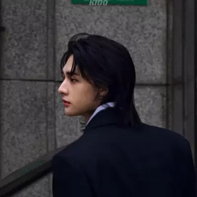 Hwang Hyunjin thumbnail
