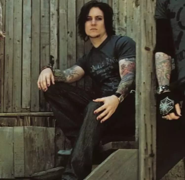 Synyster Gates thumbnail