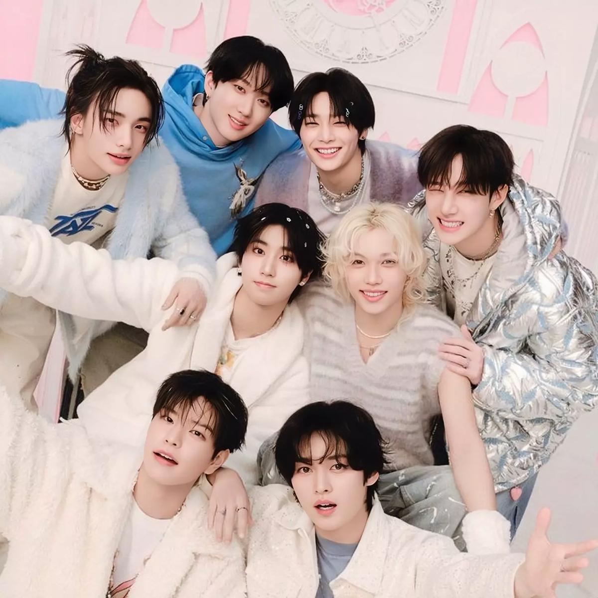Stray Kids ot8 thumbnail