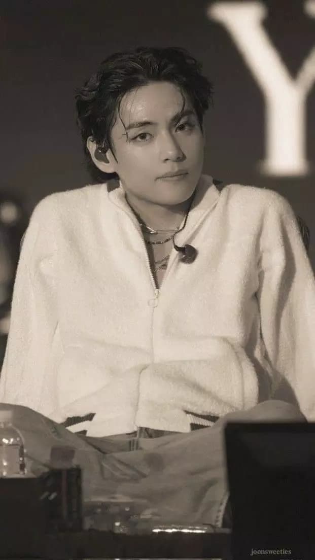 Kim Taehyung thumbnail