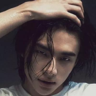Hwang Hyunjin thumbnail