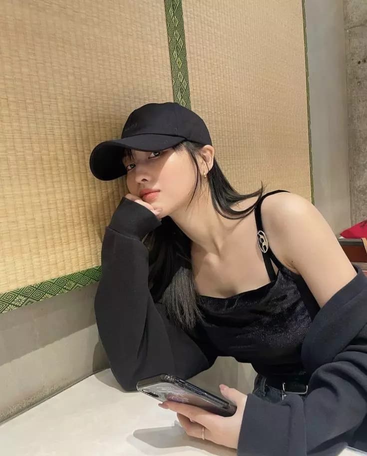 Hirai Momo thumbnail