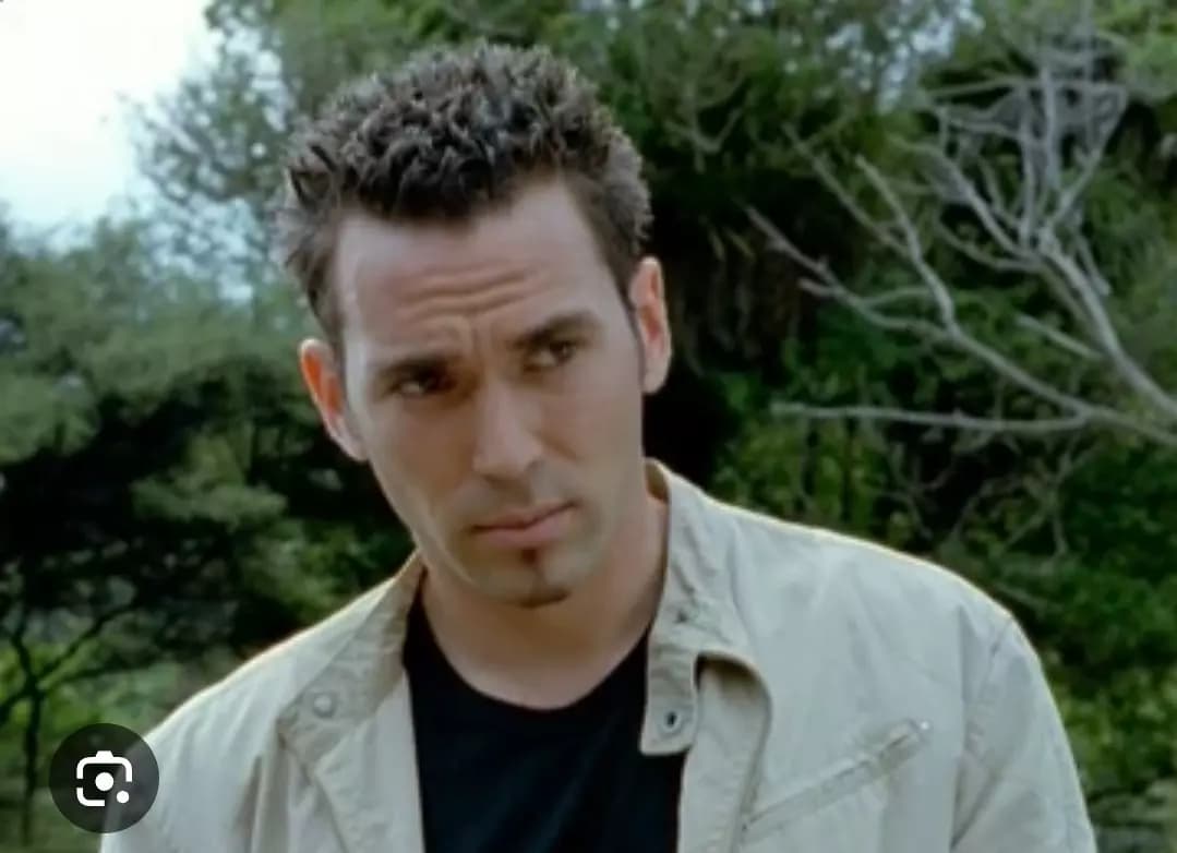 Tommy Oliver ( Dino Thunder ) thumbnail