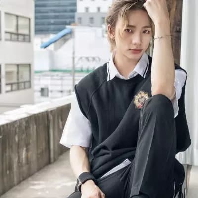 Hwang Hyunjin thumbnail