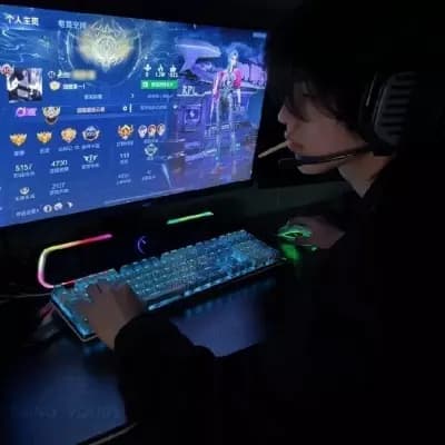 Alex thumbnail