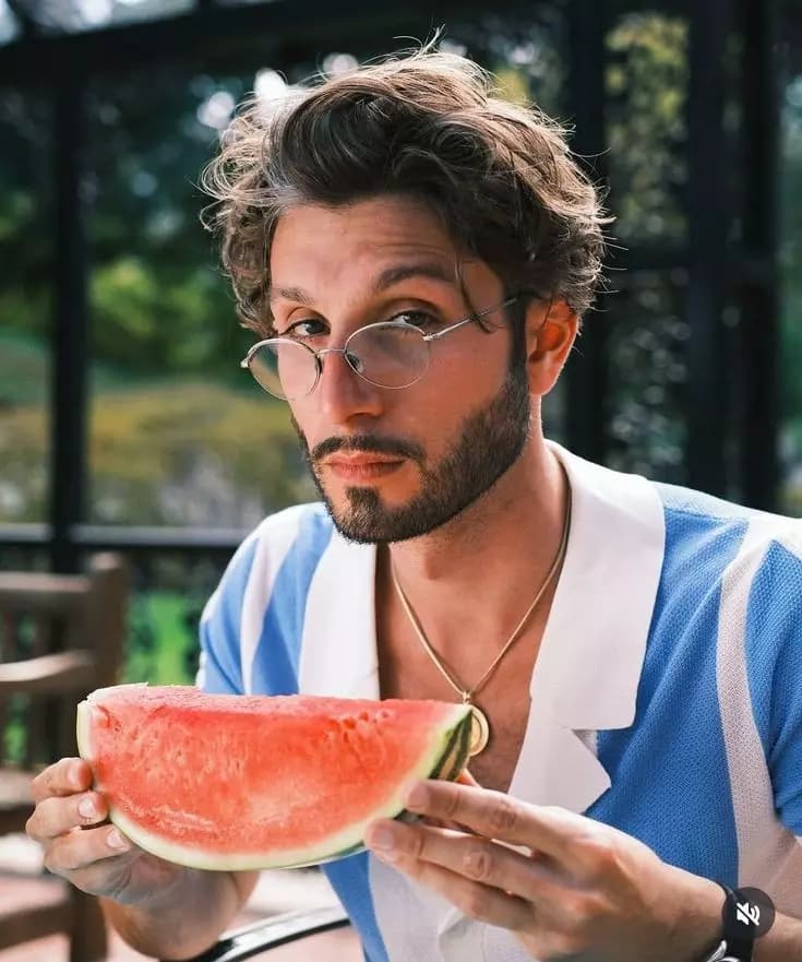 Alex  thumbnail