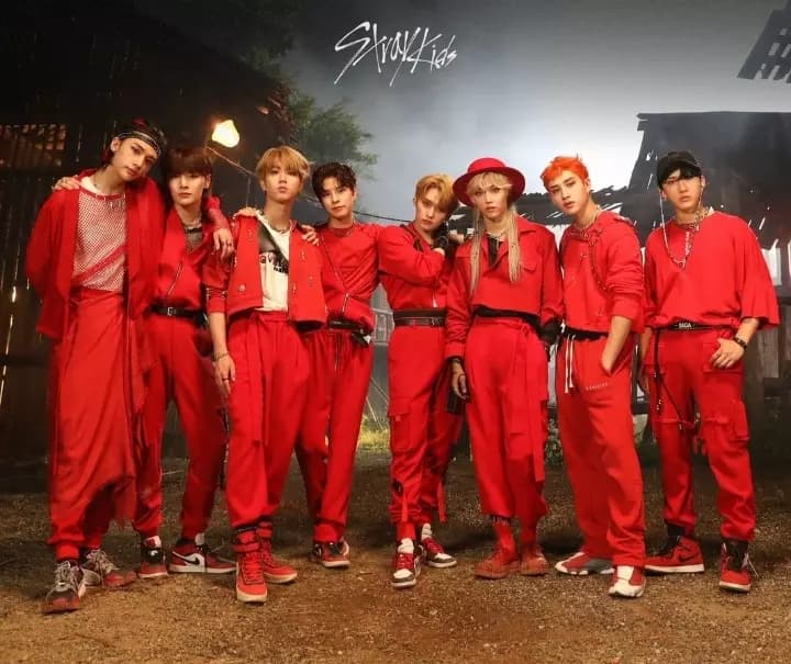 Stray kids thumbnail
