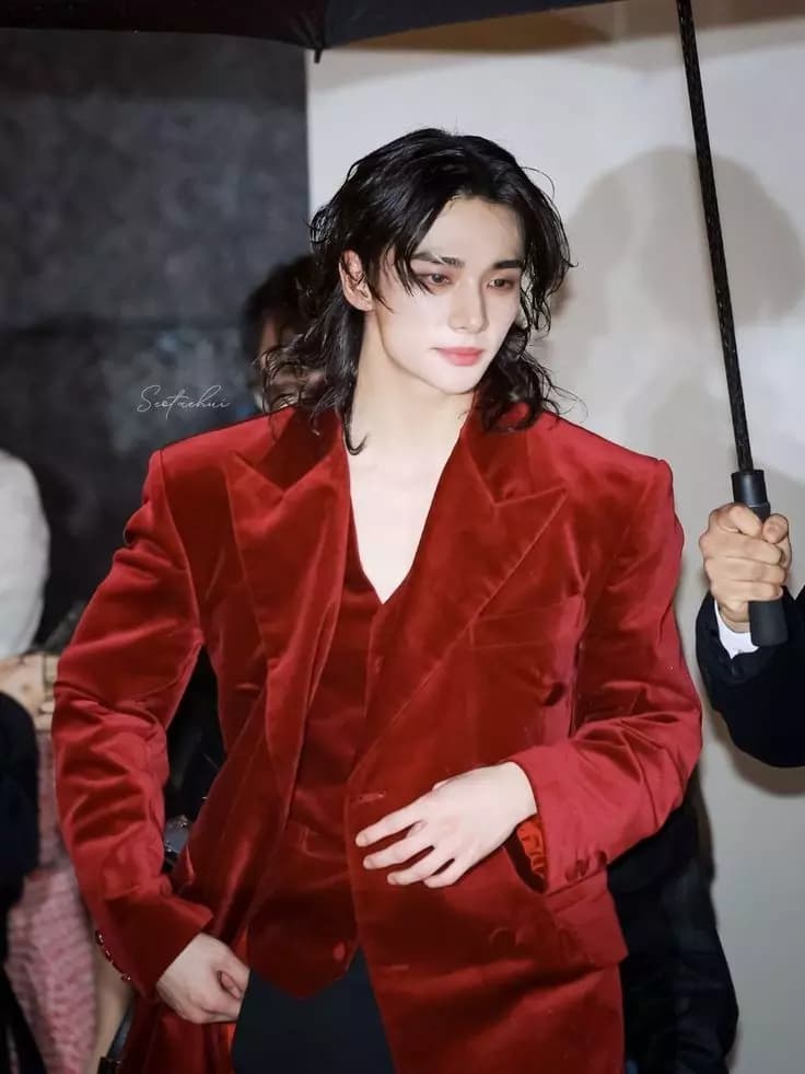 Hwang Hyunjin thumbnail