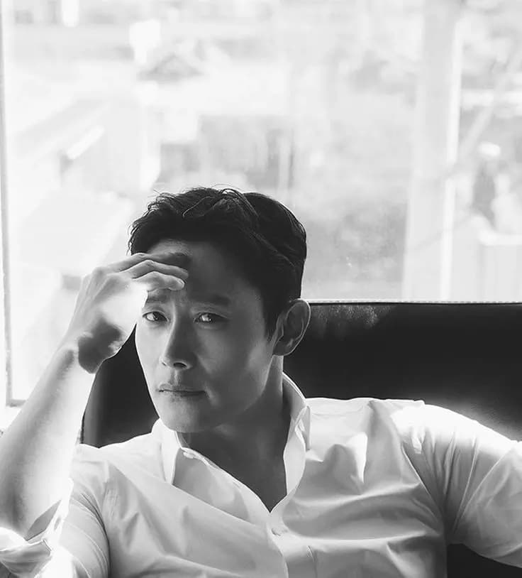 Hwang In-ho thumbnail